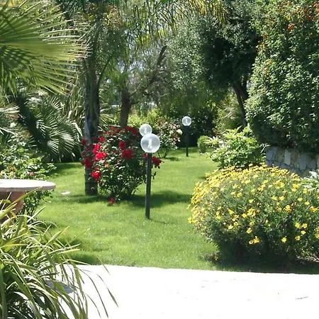 Apartament Red House With Botanical Garden *